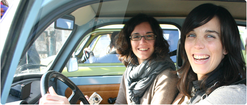 Sali a bordo e guida le Trabant!